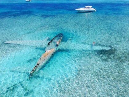 Avion de pablo escobar en 5 iSLAS