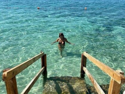 Bora bora beach escaleras al mar