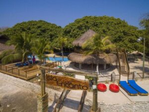 Entrada isla del encanto