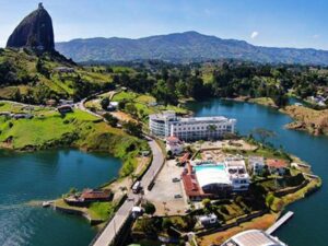 embalse-guatape-ecoturismo-886867