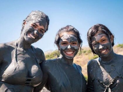 Chicas en el volcan